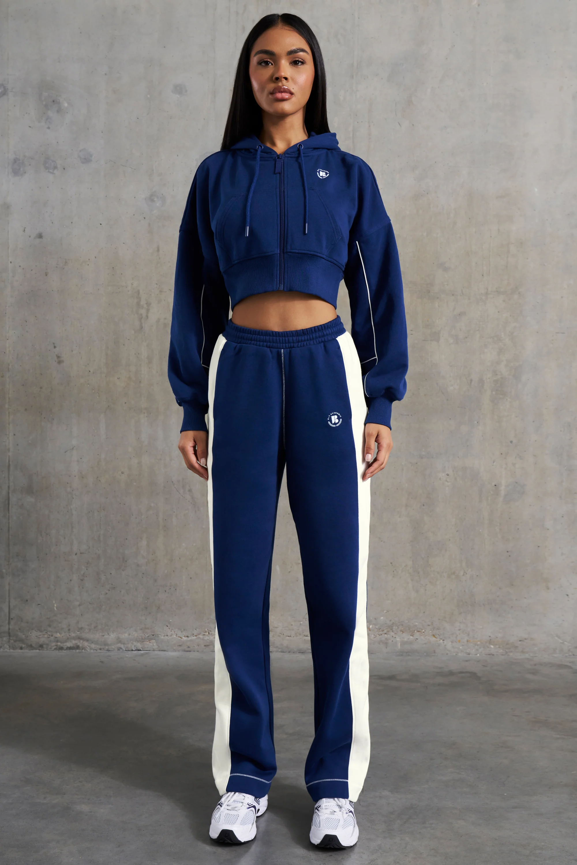 Wide Leg Sweatpants in Navy - Image 5