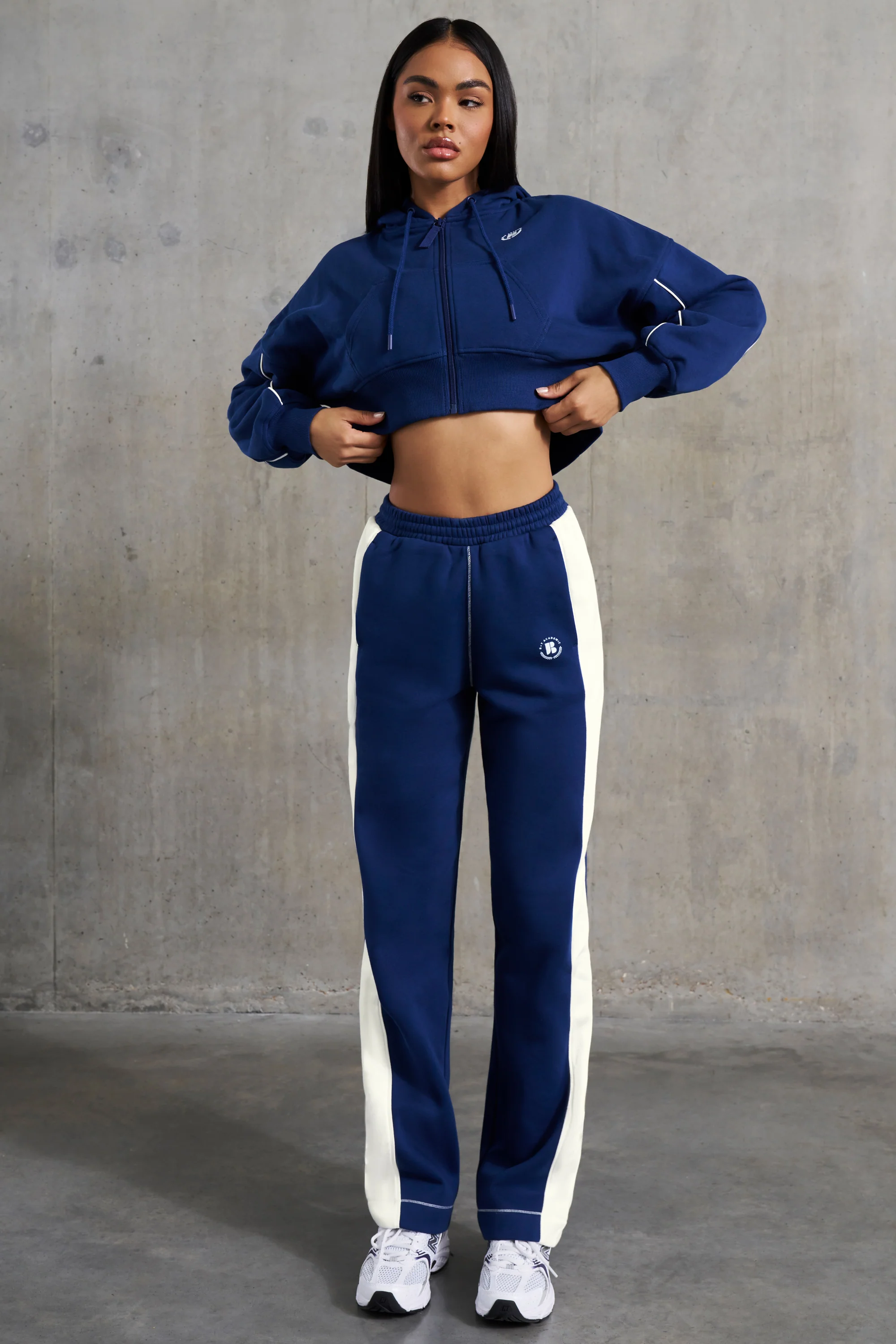 Wide Leg Sweatpants in Navy - Image 7