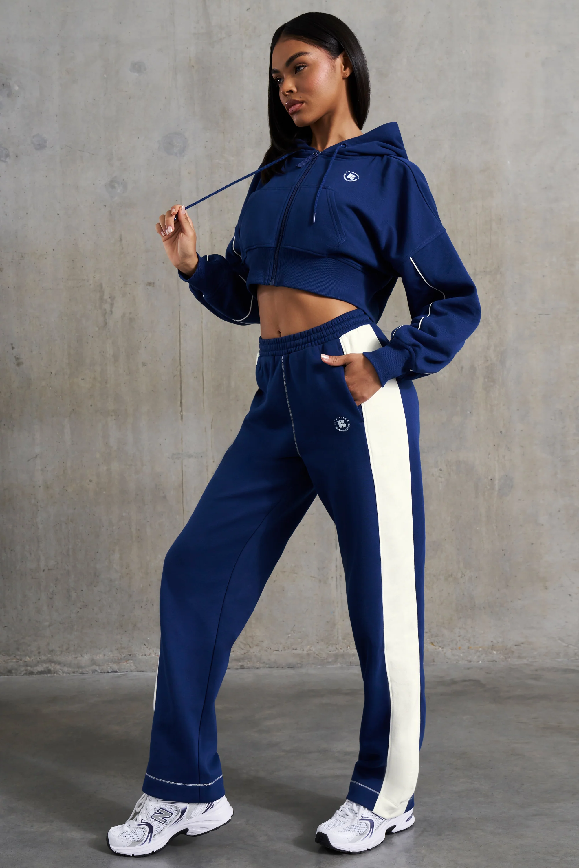 Wide Leg Sweatpants in Navy - Image 8