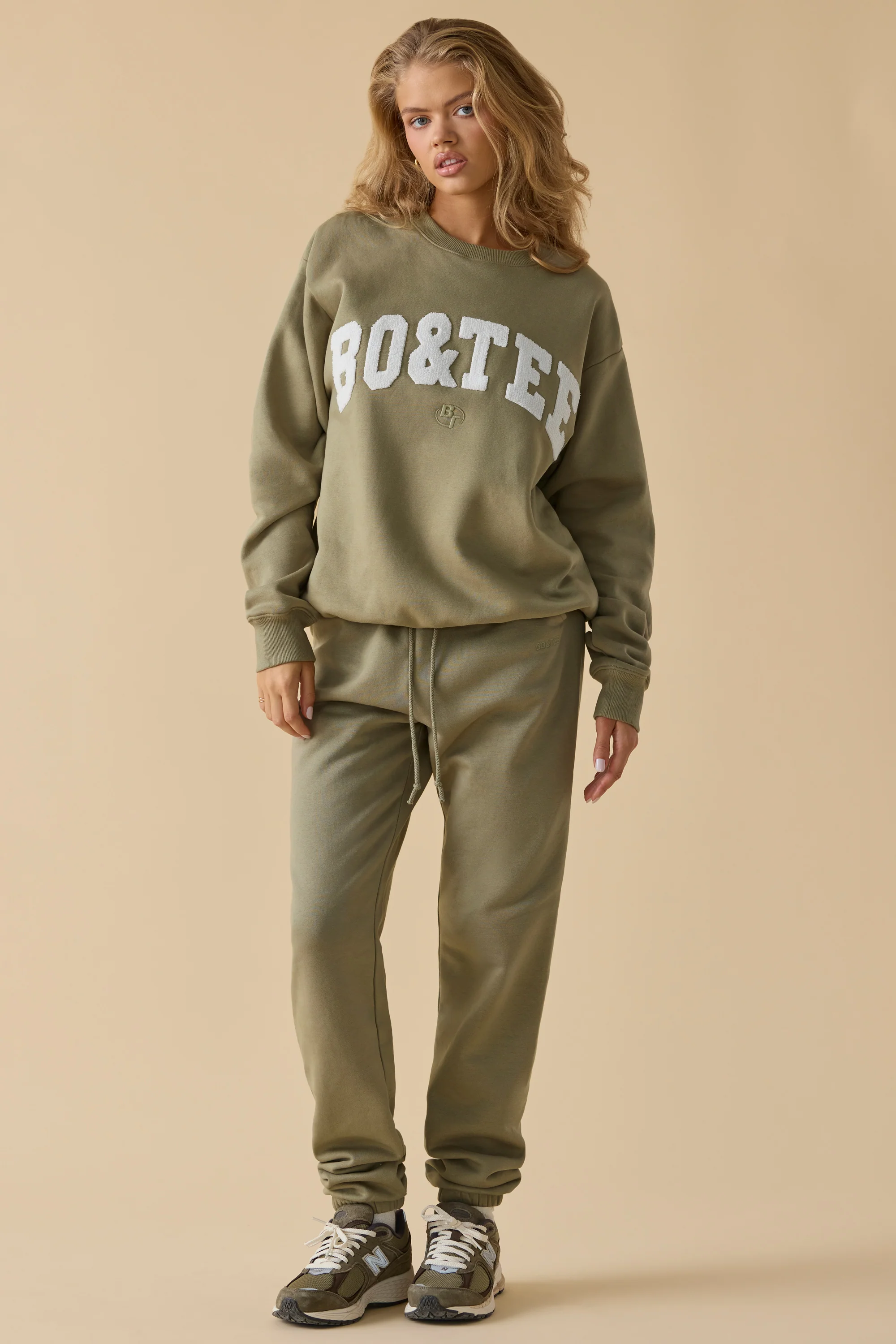 Cotton Fleece Mid-Rise Joggers in Khaki Green - Image 11