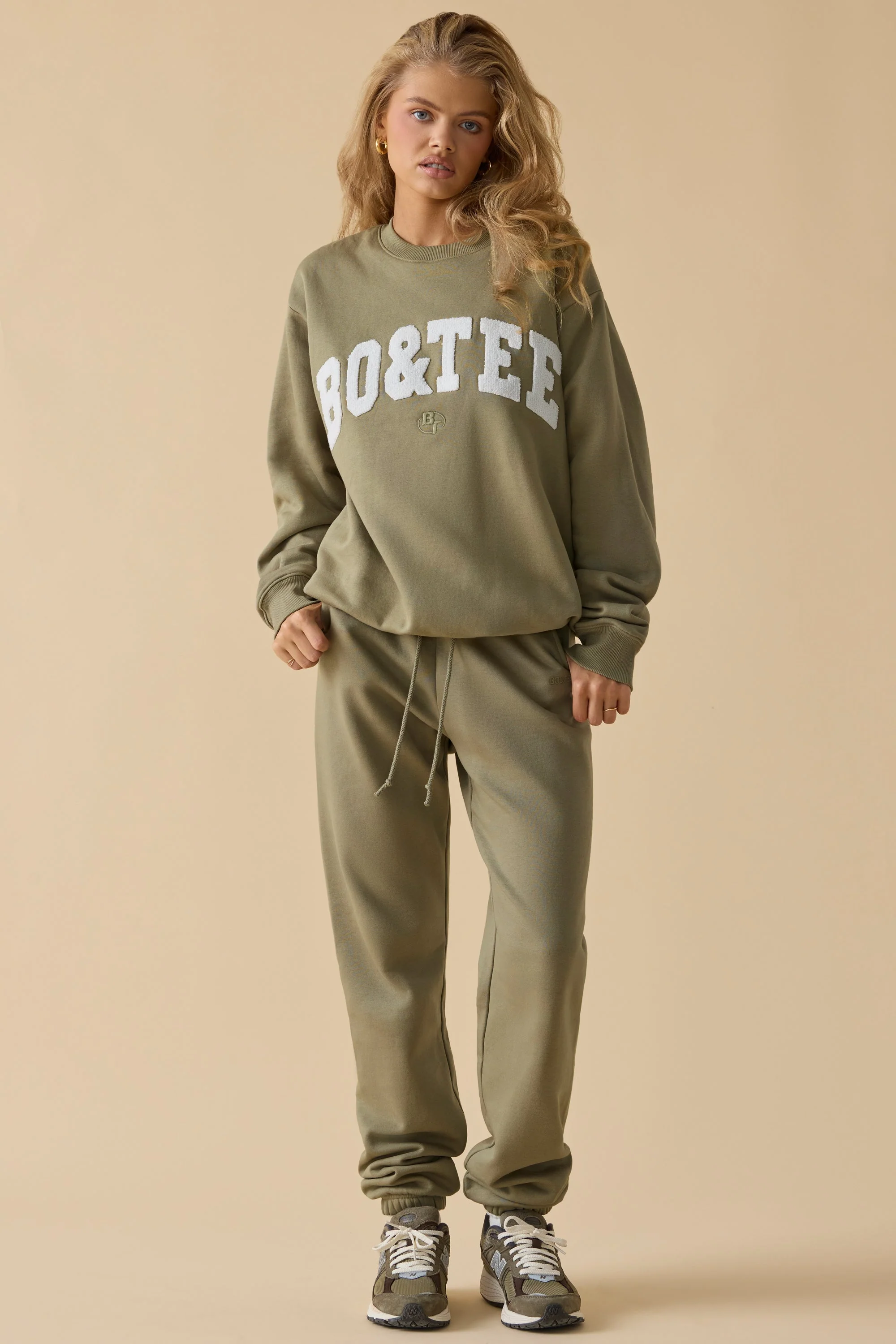 Cotton Fleece Mid-Rise Joggers in Khaki Green - Image 7